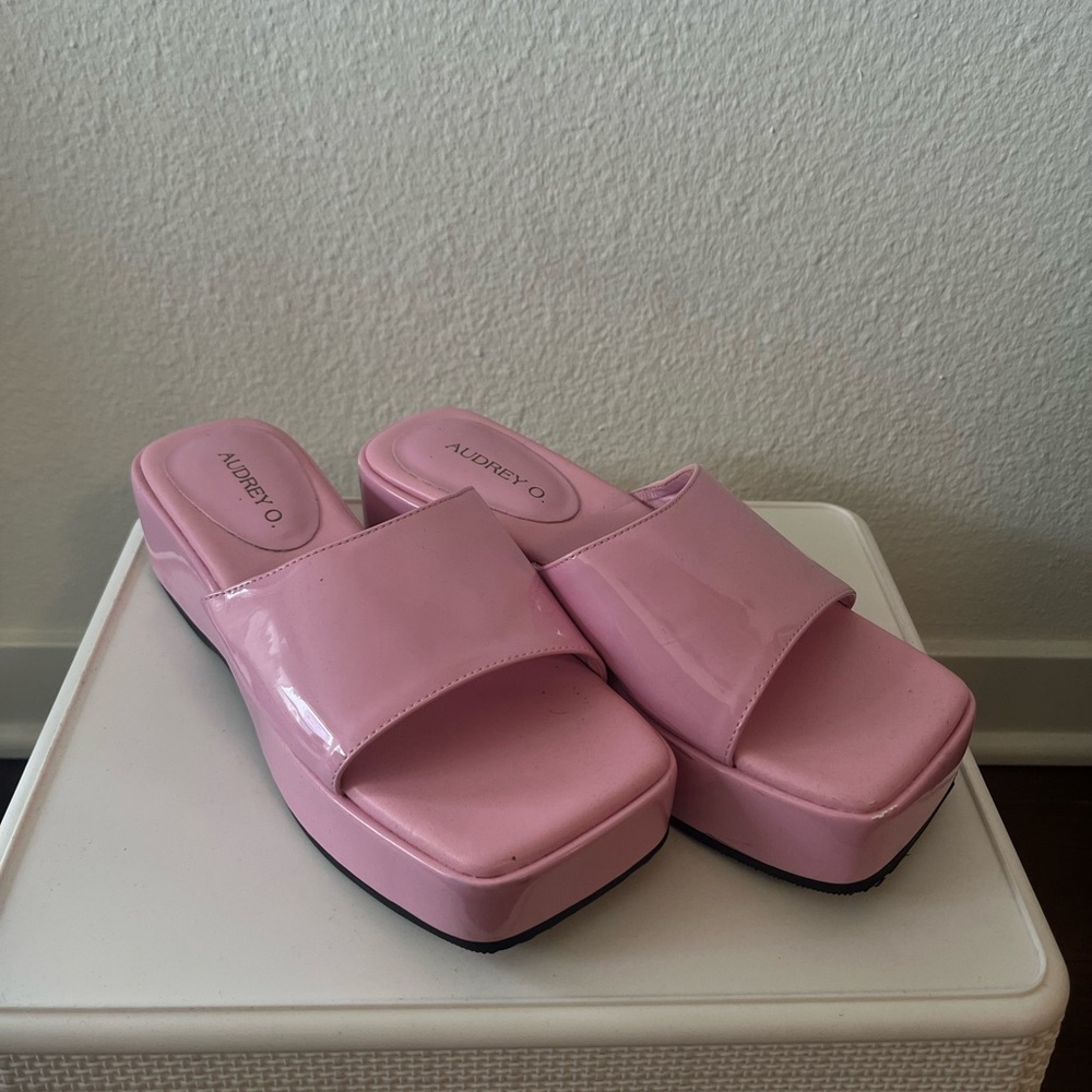 Audrey O - Barbie Pink Platform Slides